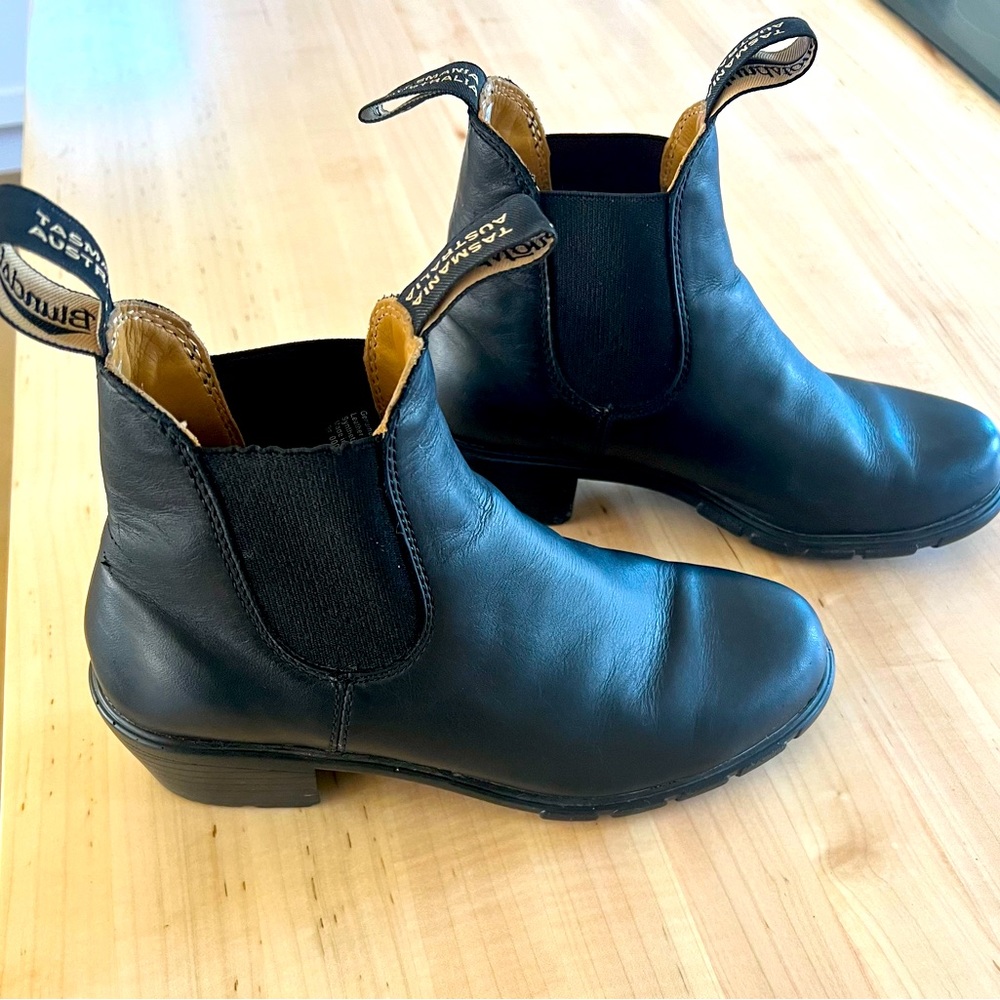 Blundstone Women’s Series Heeled Boots, Black, Size 7.5